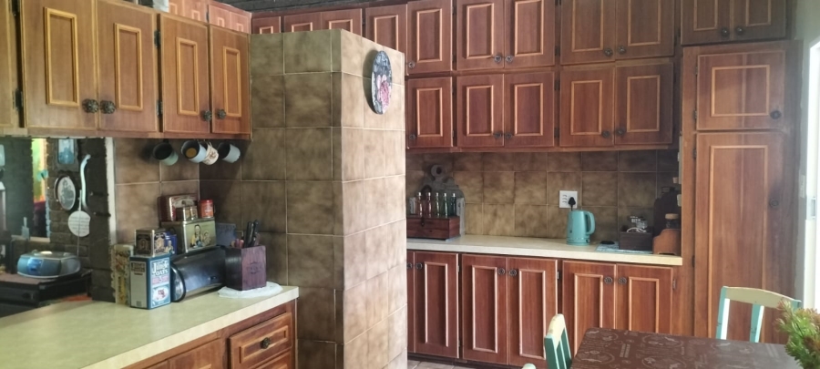 5 Bedroom Property for Sale in Langenhovenpark Free State